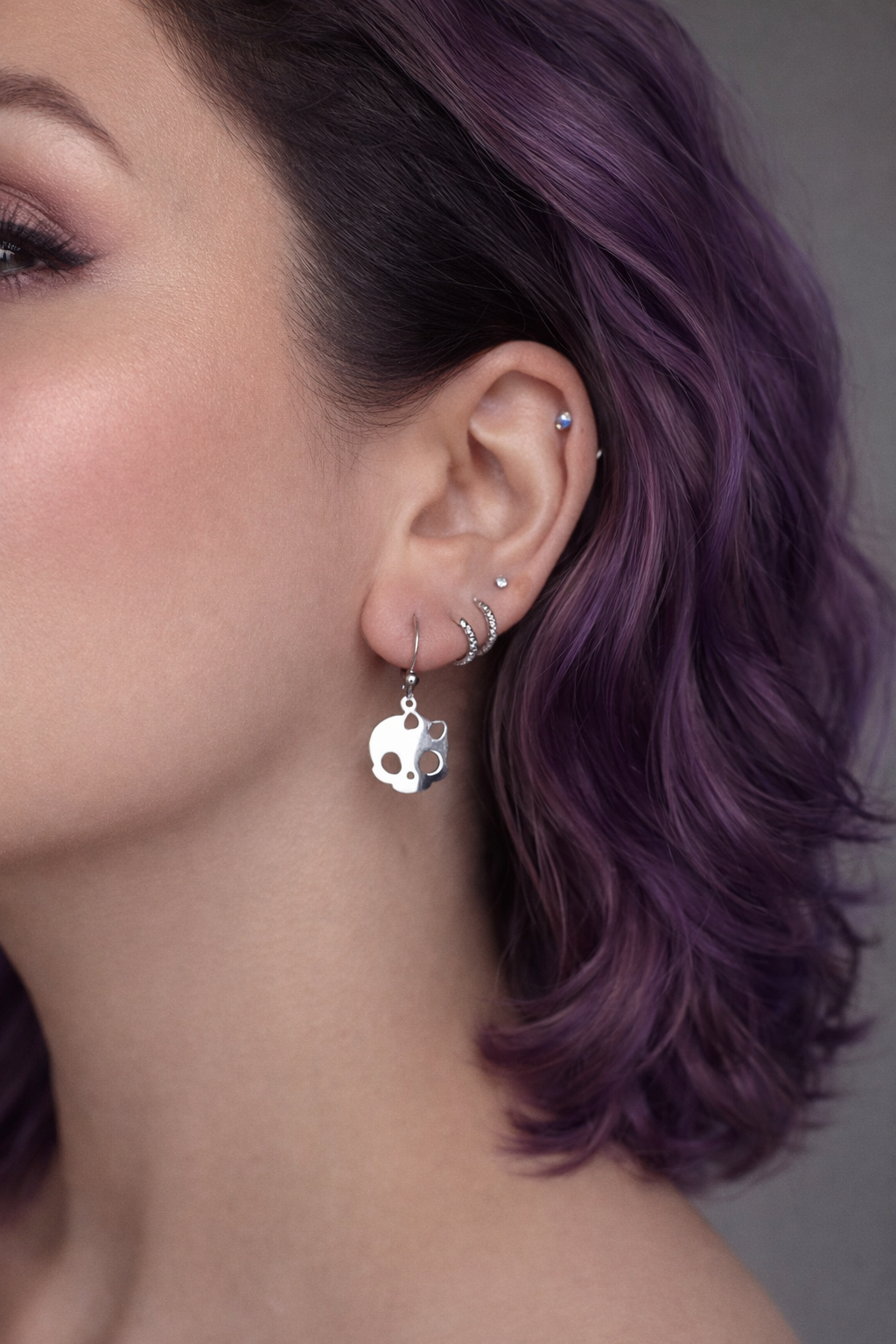 Minimal Skull Drop Earrings – 316L Stainless Steel