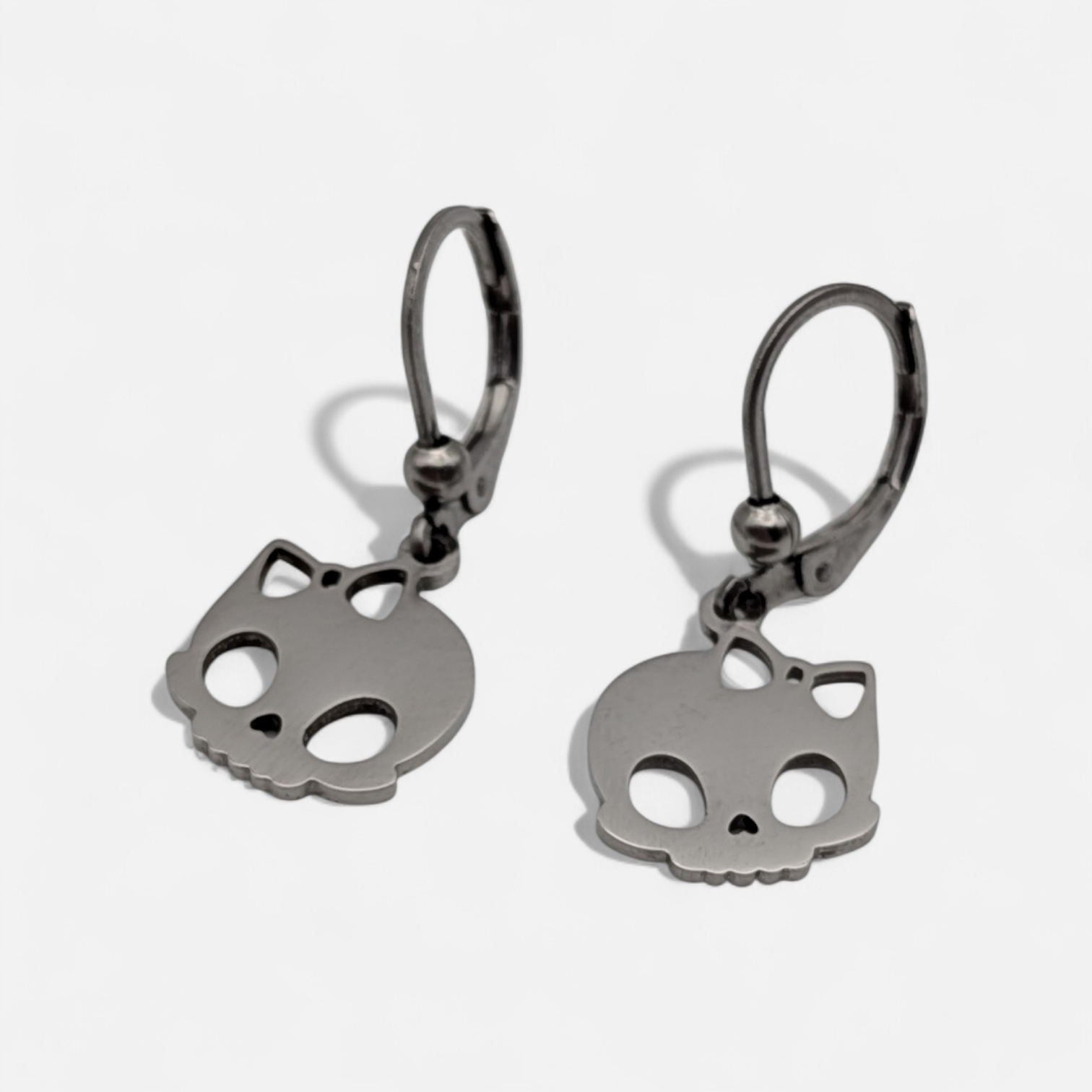 Minimal Skull Drop Earrings – 316L Stainless Steel