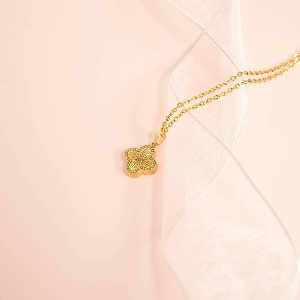 Sunburst Clover Pendant Necklace (18") – 18K PVD Gold 316L Stainless Steel